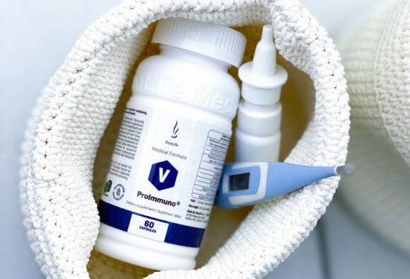 Jak dbać o odporność w sezonie zimowym? Zdrowie, LIFESTYLE - Zima to czas, kiedy w szczególności powinniśmy zadbać o naszą odporność, gdyż zwłaszcza w sezonie zimowym, jesteśmy narażeni na liczne infekcje naszego organizmu. Jak wspomóc nasz układ odpornościowy?