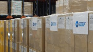 Maseczki od P&G (2) 1 200 000 maseczek od Procter & Gamble dla podopiecznych Polskiego Czerwonego Krzyża i Fundacji Polsat